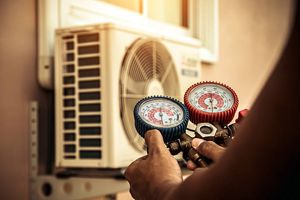Professional Hvac technician working in Moro, IL